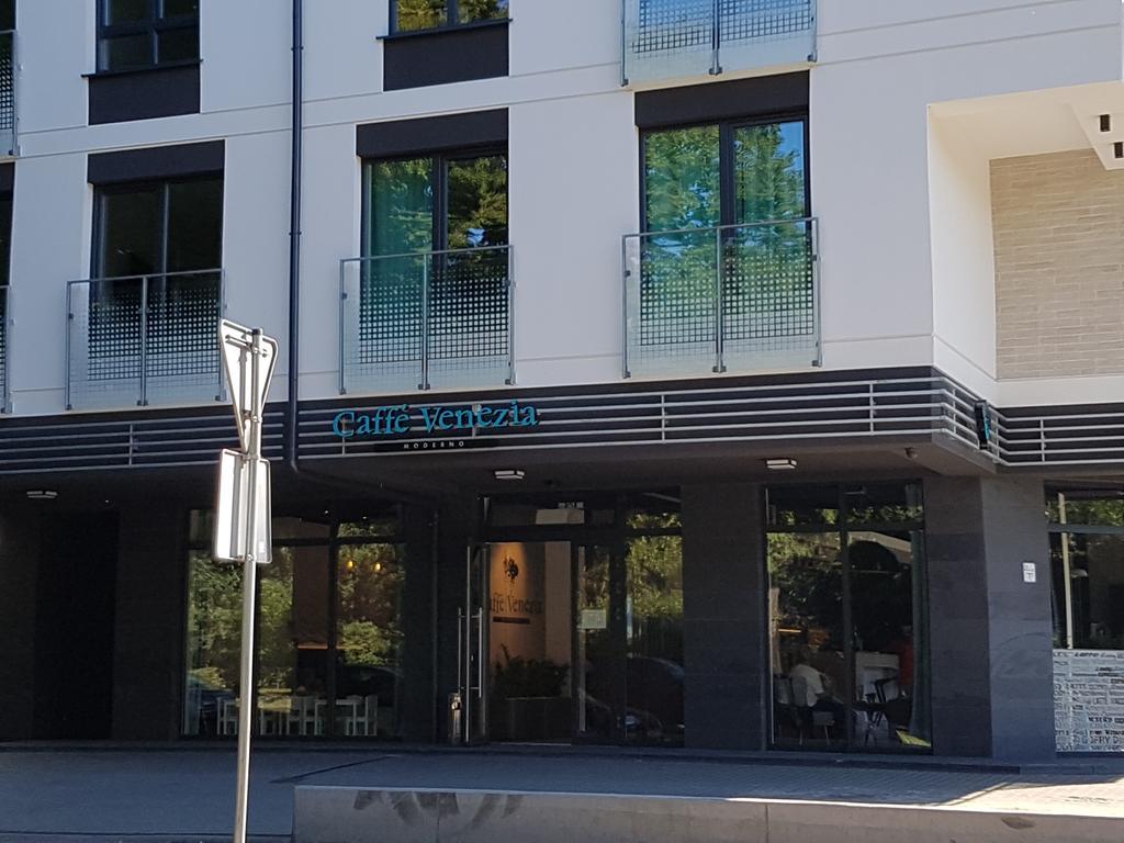 Solna Apartament Premium 科沃布热格 外观 照片